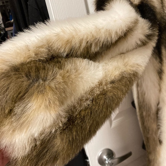 Olympia Limited Inc Faux Fur coat SZ L - Picture 3 of 11